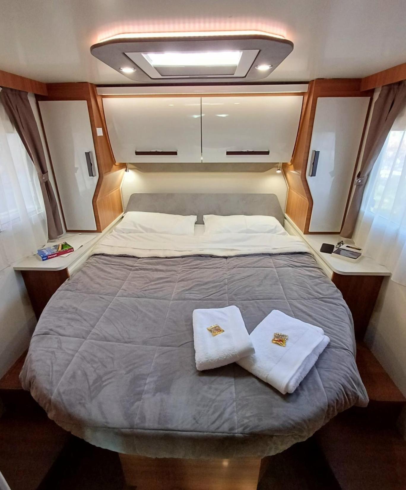 Autocaravana De Lujo Elnagh Camping